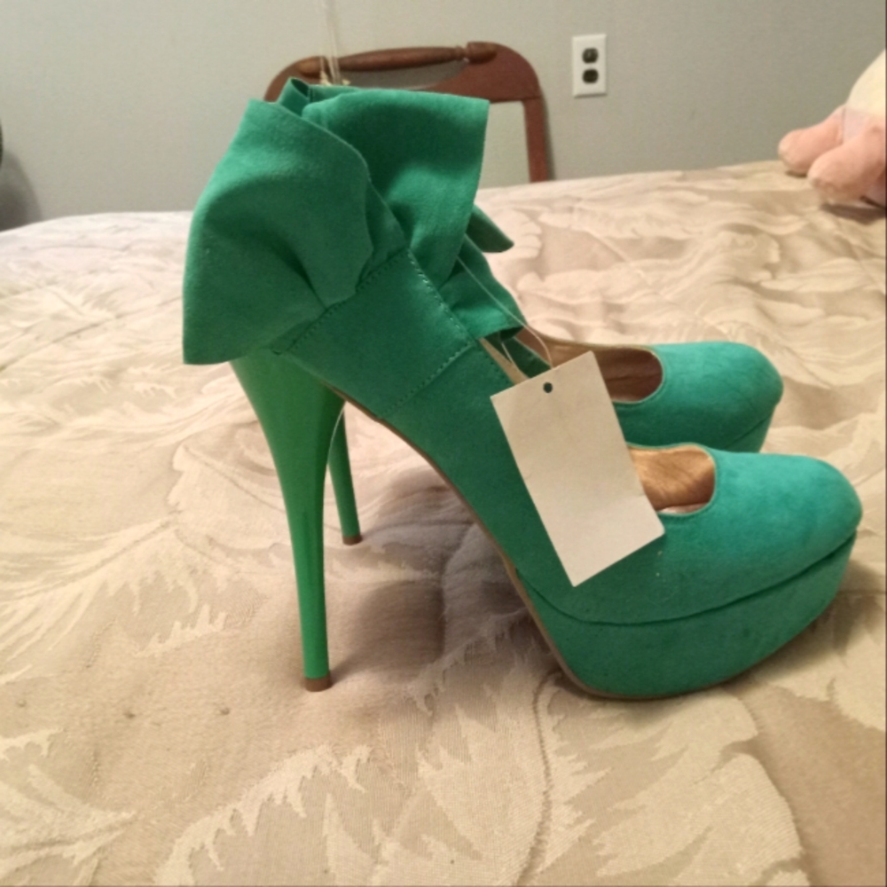 Qupid blue/green stilettos size 11